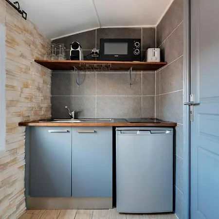 Apartment Suquet 2 Pieces Hypercentre Banane Cannes
